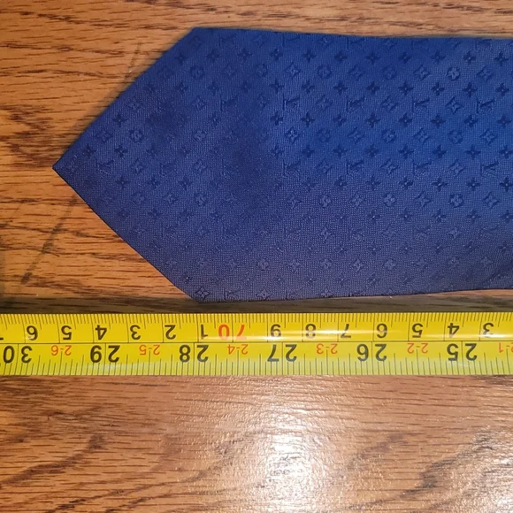 Louis Vuitton Blue Signature Monogram 100% Silk Tie - Picture 5 of 9